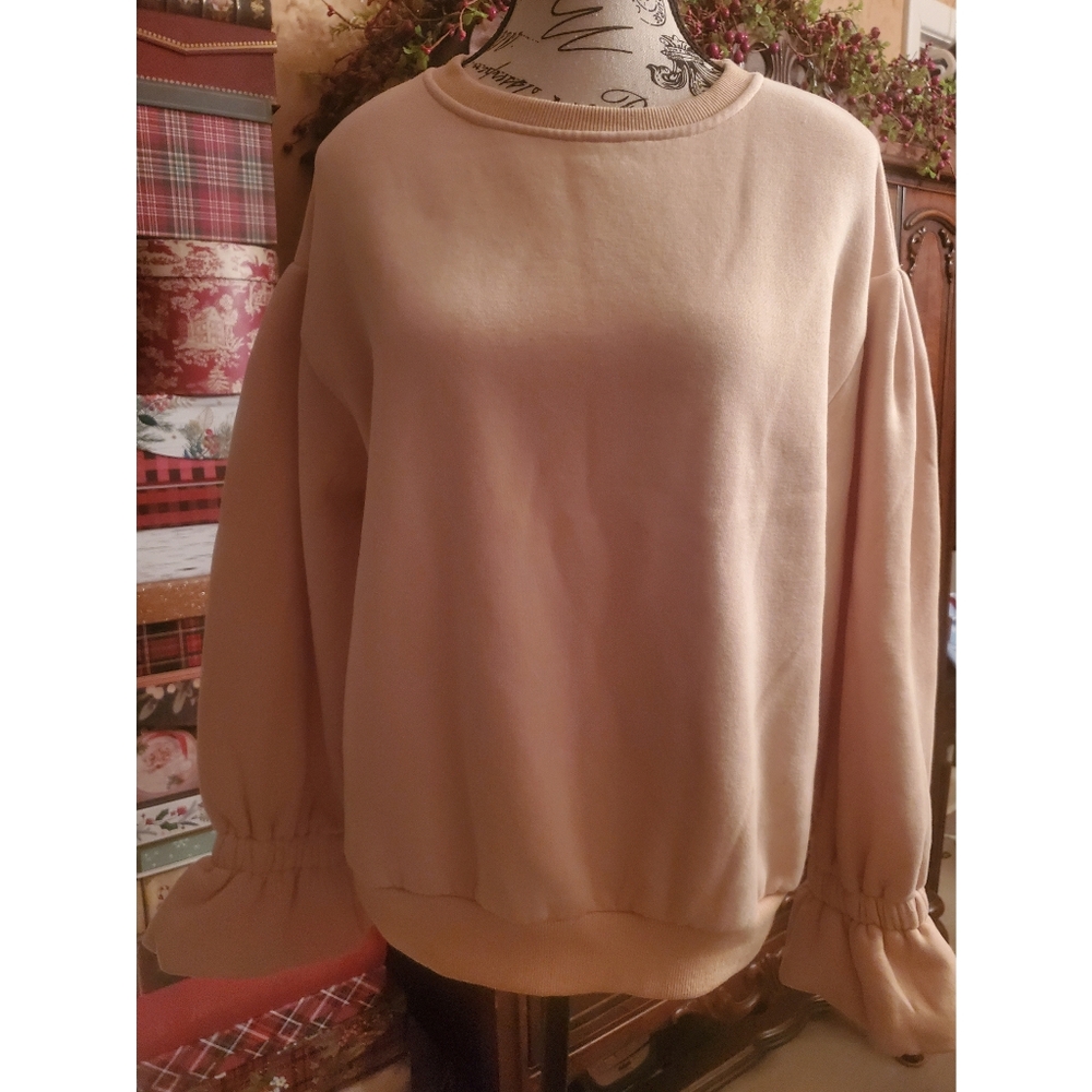 Ruffle Cuff Peach Crew - Picture 3 of 5